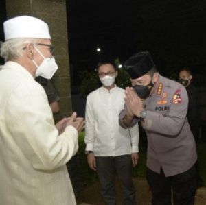 Kapolri Sigit Kembali Silahturahmi ke Ulama, Kali Ini Temui Ketum MUI di Kediamannya