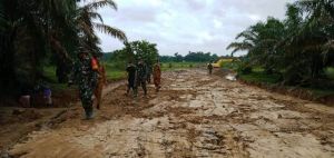 Program TMMD Bangun Jalan 5,2 KM Hubungkan Sungai Terap- Sungai Gelam