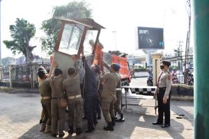 Sudah Diberi Peringatan, Pemkot Jambi Tertibkan PKL di Area Gentala Arsy