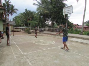 Jaga Imunitas, Satgas TMMD Bermain Badminton