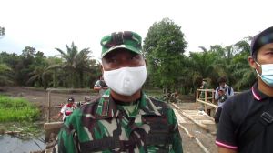 Pembangunan Jembatan TMMD Titik Ketiga di Sungai Terap Dimulai