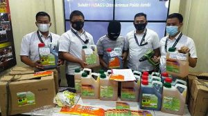 Palsukan Label Herbisida dengan Keuntungan Lebih Besar, J Warga Jambi Ditangkap