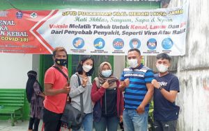 Puluhan Awak Media Kota Jambi, Jalani Vaksinasi Suntikan Kedua