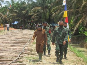 Penimbunan Tanah Diatas Galar Terkendala Hujan