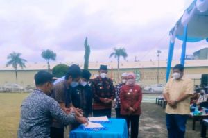 Pj Gubernur, Bupati dan Wabup Resmikan Aliran Listrik 19 Desa di PT LPPPI