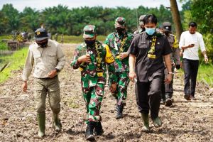 Sekda Pastikan Jalan yang Dibangun TNI Lewar TMMD Akan Ditingkatkan