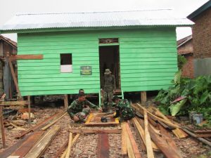 Bedah Rumah Tinggal Pemasangan Plafon