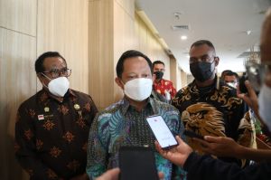 Kunjungan ke Papua Nugini Tanpa Izin, Mendagri Beri Teguran Keras ke Gubernur Papua