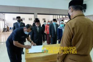 Bupati Masnah Kukuhkan Pejabat Eselon III dan IV Lingkup DPRD Muaro Jambi