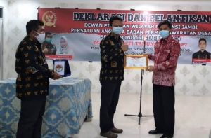 Ketua DPRD Edi Purwanto Dinobatkan sebagai Bapak BPD Provinsi Jambi