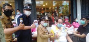 Pedagang Pasar di Kota Jambi Hari Ini Divaksinasi