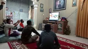 Warga Desa Bukit Beringin Nobar Siaran Langsung Dialog Bersama Dansatgas TMMD Ke 111 