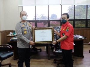 Polda Jambi Terima Penghargaan Pengendalian Karhutla