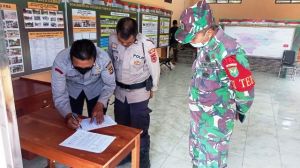 Sebelum Berbagi Tugas, Koordinator Umum Satgas TMMD Cek Kehadiran Anggota