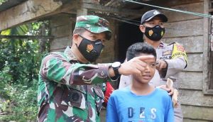 Dandim 0402/Sarko Beri Motivasi ke Anak SAD Agar Mau ke Sekolah