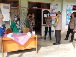 Kapolda Jambi Tinjau Pelaksanaan PPKM di Pondok Meja 