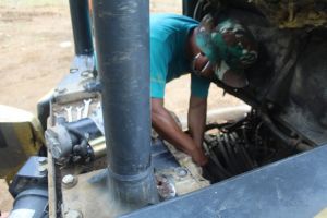 Serka Mualim Ternyata Ahli Memperbaiki Excavator Yang Rusak