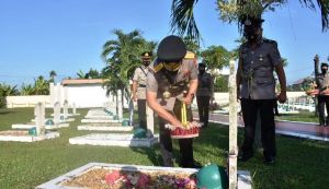 Polda Jambi Gelar Tabur Bunga dalam Rangka HUT Bhayangkara ke-75