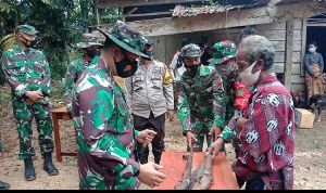 Warga SAD Serahkan Dua Pucuk Senjata Api Rakitan, Bukti Kesadaran Mulai Tumbuh