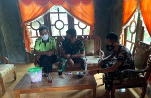 Sebelum Beraktivitas, Orang Tua Asuh Berikan Wejangan Ini  ke Satgas TMMD Kodim Sarko