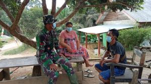Satgas TMMD Kodim Sarko Gencar  Anjangsana Jalin Silaturahmi Dengan Warga Bukit Beringin