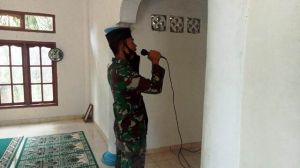 Makmurkan Masjid di Desa Bukit Beringin, Satgas TMMD ini Kumandangkan Azan