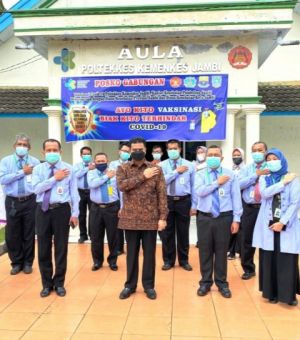 SAH Dorong Percepatan Vaksinasi Lansia Di Jambi