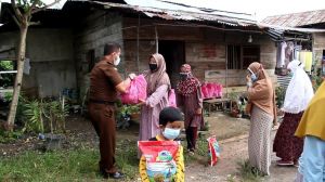 Sambut Hari Bakti Adhyaksa, Kejati Jambi Gelar Baksos Bantu Warga Terdampak Covd-19