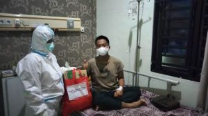 Tunjukan Kepedulian, Danrem 042 Gapu Besuk Anggotanya yang Sakit