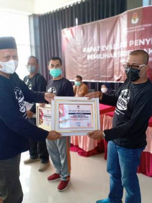 KPU Tanjabtim Raih Dua Penghargaan