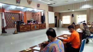 Kumpulkan Kepala Puskesmas, Plt Bupati Mashuri: Jangan Lengah