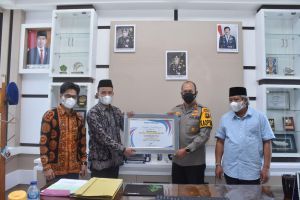 Vaksinasi Merdeka Polda Jambi-Pengelola Pasar Angso Duo Diserbu Ribuan Warga