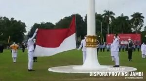 Ada Pemandangan saat Pengibaran Bendera di Lapangan Kantor Gubernur, Kadispora : Optimis Sukses