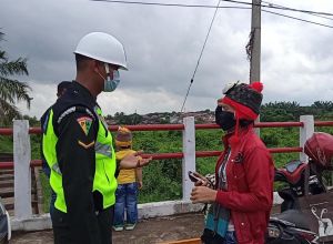 Tak Dapat Izin Masuk Kota Jambi Karena Belum Vaksin, Ibu Ini Menangis Di Depan Petugas