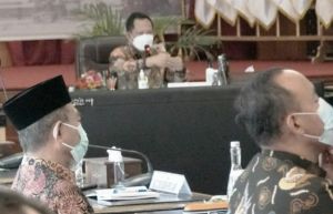 Bupati Mashuri Bahas Vaksinasi dengan Mendagri