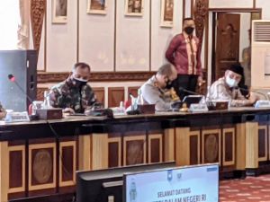 Danrem 042/Gapu Hadiri Pertemuan Dengan Mendagri Tito Karnavian Bahas Penanganan Covid-19