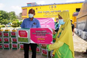 Insan Madani Jambi Salurkan 100 Paket Ketawa untuk Nakes di Kota Jambi