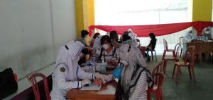 Ribuan Masyarakat Antusias Ikuti Vaksinasi Merdeka Serentak di UNH Jambi