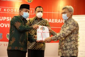 Di Depan Ketua KPK, 12 Kepala Daerah di Jambi Tandatangani 8 Komitmen Berantas KKN