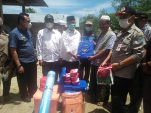 Peduli Dengan Santri Ponpes Darul Islah, Mashuri Berikan Bantuan Pasca Kebakaran