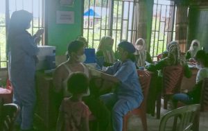 Ratusan Warga Kampung Nelayan Disuntik Vaksin Coronavac, Agung: Semoga Pandemi Ini Cepat Berakhir