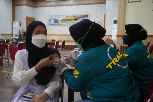 Korem 042/Gapu Bersama IKA SMAN 3 Jambi Gelar Vaksinasi Untuk Pelajar dan Warga 