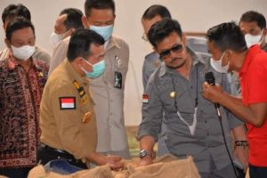 Mentan Lepas Komoditas Pinang Biji ke Pakistan, Al Haris : Jambi Siap Kembangkan Sektor Pertanian