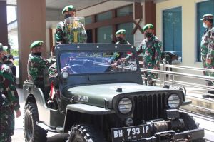 Piala Juara I Lomba Binter Tingkat Kodim Tipe A Diarak Keliling Kota Jambi