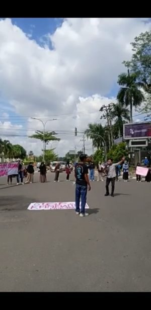 Datangi Kejati Jambi, Massa Desak Jamwas Turun Periksa Kajari dan Oknum Penyidik Tanjabtim