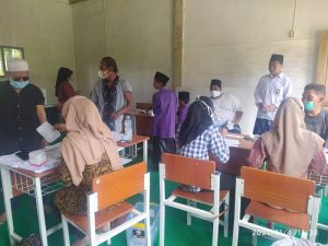 Santri Ponpes Nurul Yaqin Batang Asam Terima Vaksinasi Kedua