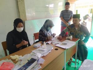 Masyarakat Rawa Medang Tanjab Barat Semangat Ikut Vaksinasi