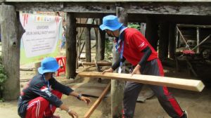 Peserta PWN Jambi, Lakukan Kegiatan Bakti Fisik Renovasi Rumah Warga