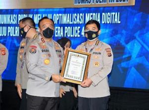 Humas Polda Jambi Terima Penghargaan Top Engagement II