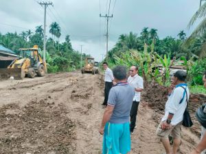 Reaksi Cepat UPTD WDP PUPR Tangani Ruas Jalan di Sabak Agar Tetap Fungsional